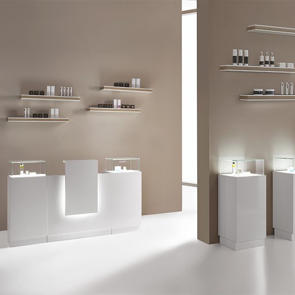 Hall complete: reception, attesa e arredi coordinati